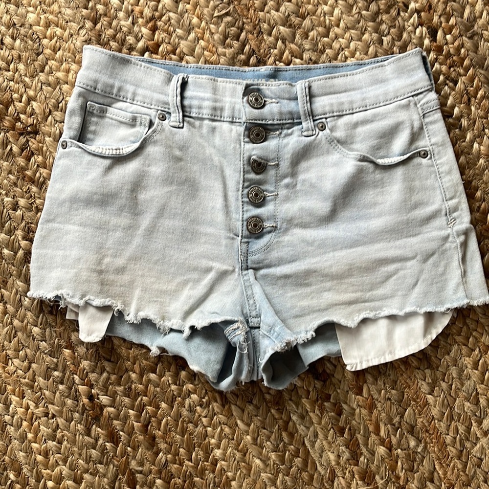 Girls,woman’s size 3/26 REWASH cutoff Jean shorts.